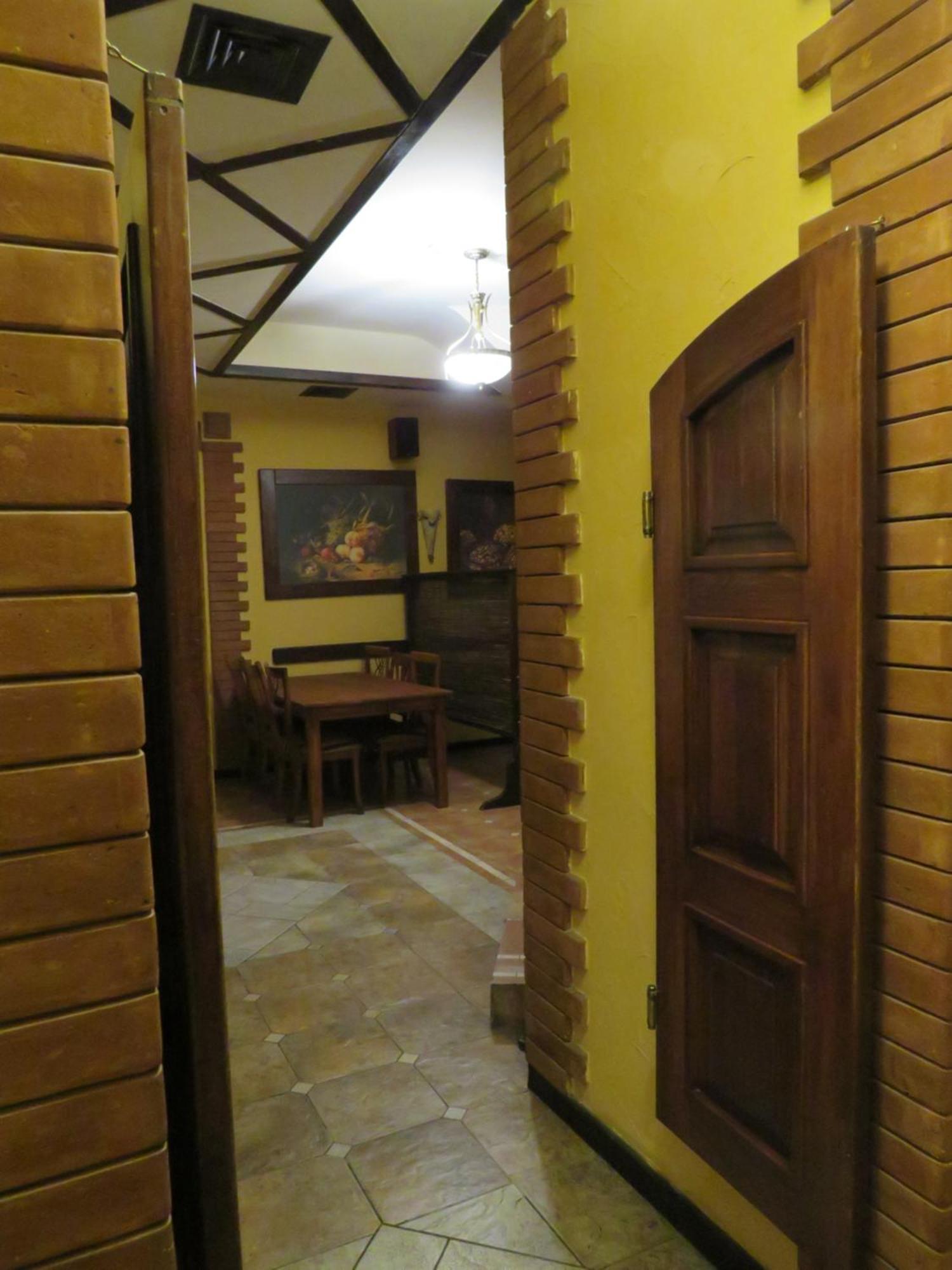 Hostel Jan In The Very Center Erevan Esterno foto